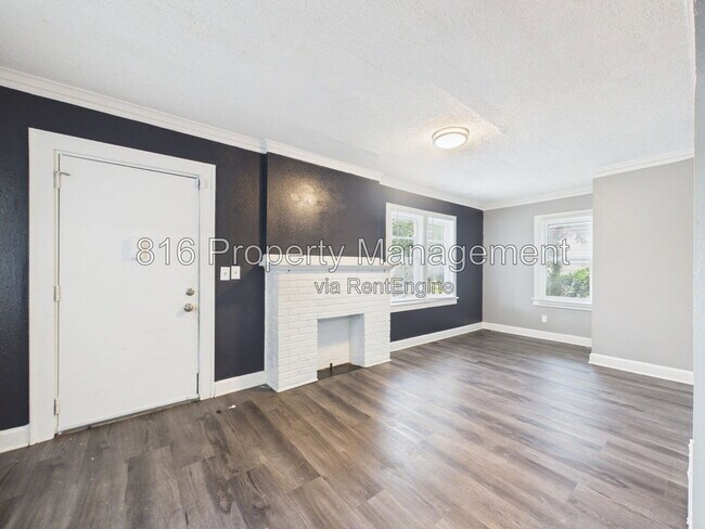 Foto del edificio - 6808 S Benton Ave