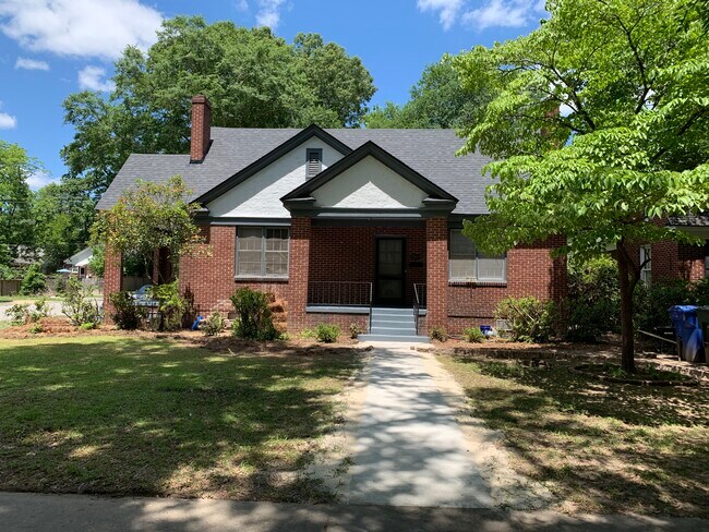 Fachada de la casa con porche - 2603 Kiawah Ave