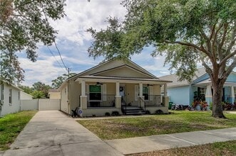 Building Photo - 7214 S De Soto St