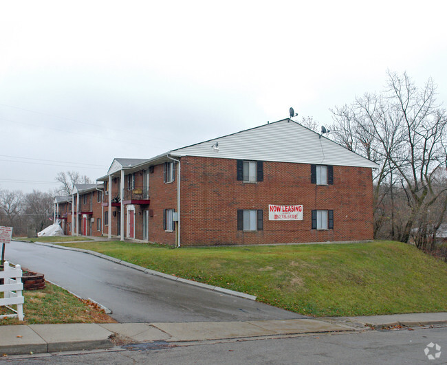 Building Photo - Falcon Ridge