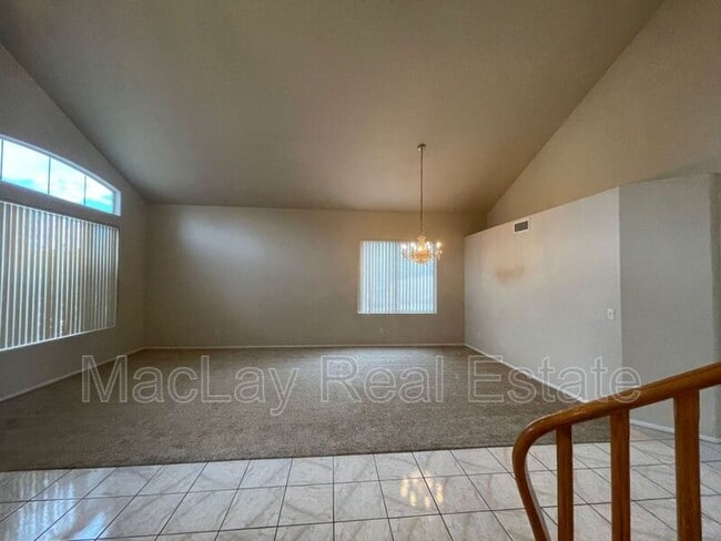 Building Photo - 7140 E Medina Ave