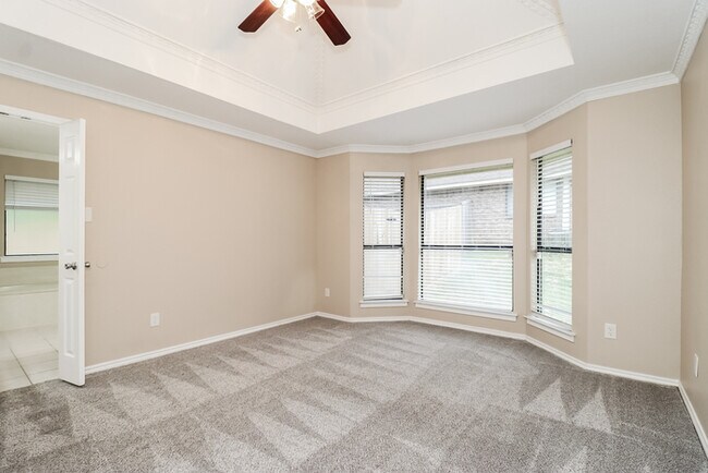 Building Photo - 524 E Lanett Dr