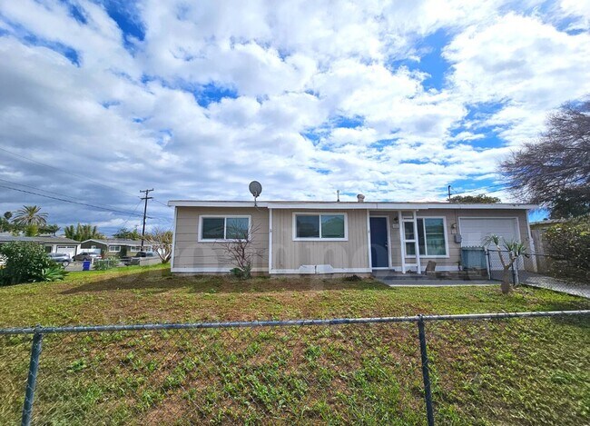 Building Photo - 1023 Capistrano Dr