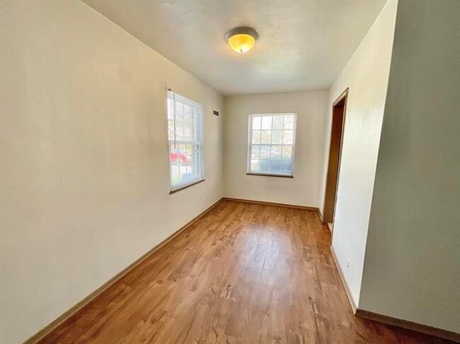 Building Photo - 47 Sherwood Forest
