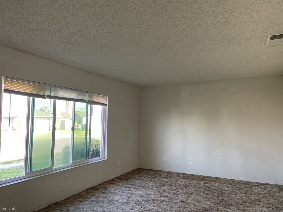 Primary Photo - 3 br, 2 bath House - 1905 N Waukena Way
