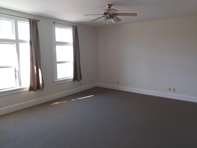 Building Photo - 309 Rolph Ave