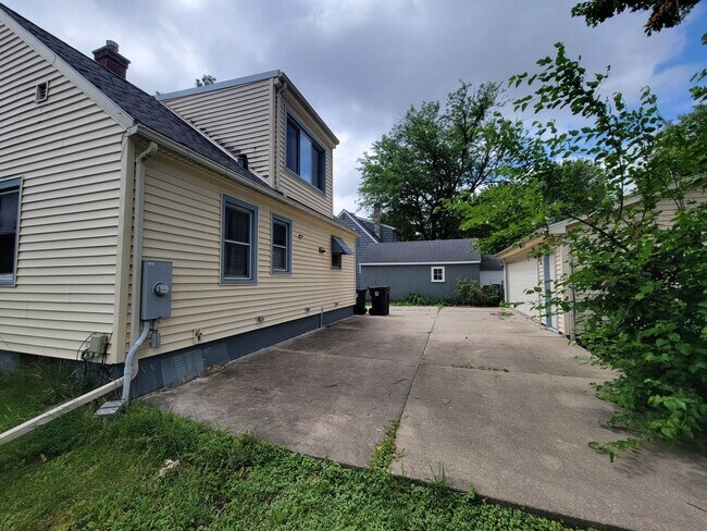 Foto del edificio - 3 Bedroom Single Family home for Rent