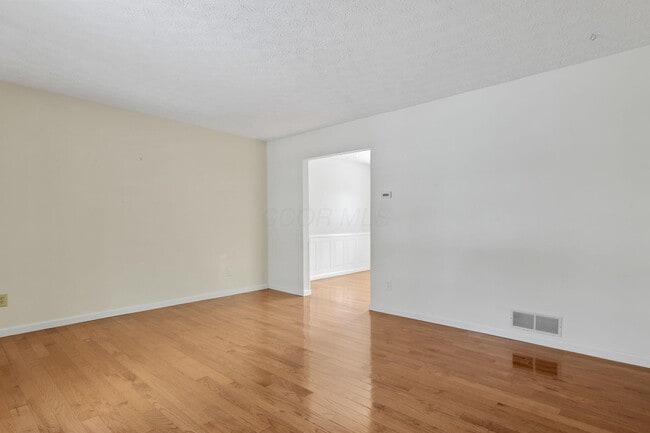 Building Photo - 2419 Breathstone Dr