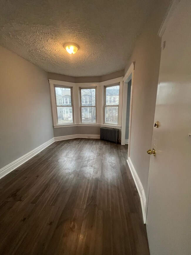 Building Photo - 22 Schuyler Ter