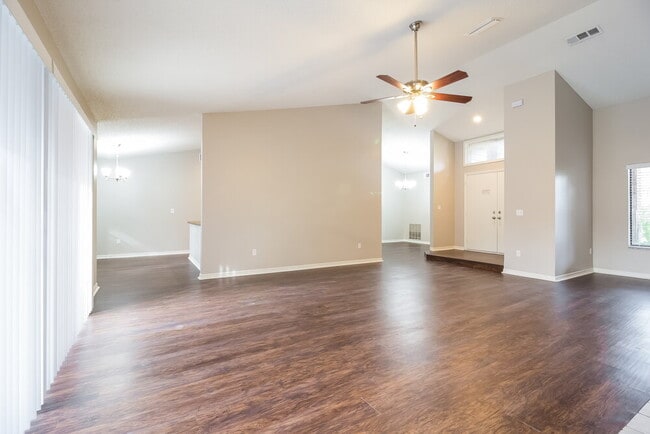 Building Photo - 1185 Newton Ct