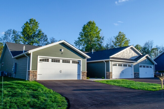 Building Photo - The Fairway at Waters Edge