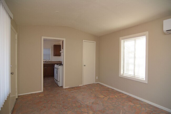 Foto del edificio - Charming 1 Bedroom 1 Bath Home! Great Cent...