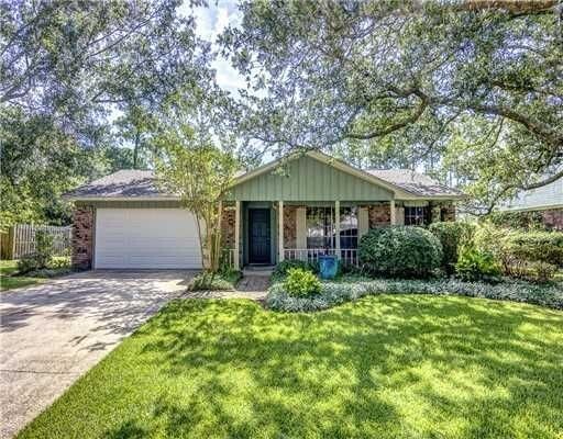 Foto del edificio - OCEAN SPRINGS - BEAUTIFUL HOME WITH POOL. ...