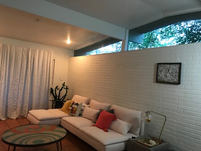 Foto del edificio - 202 Emporia Blvd