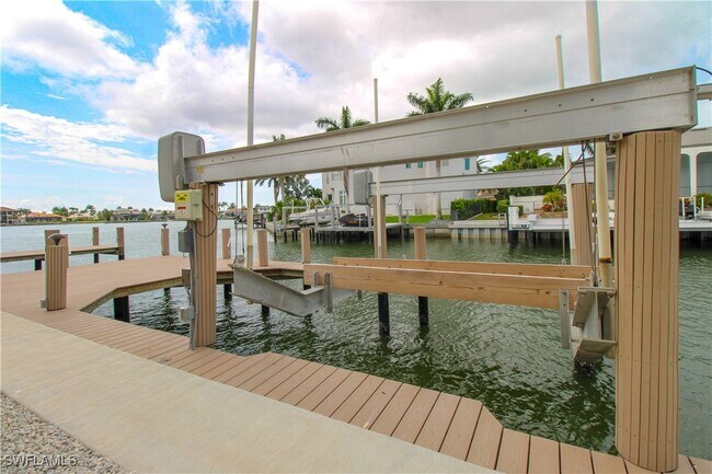 Building Photo - 481 Maunder Ct