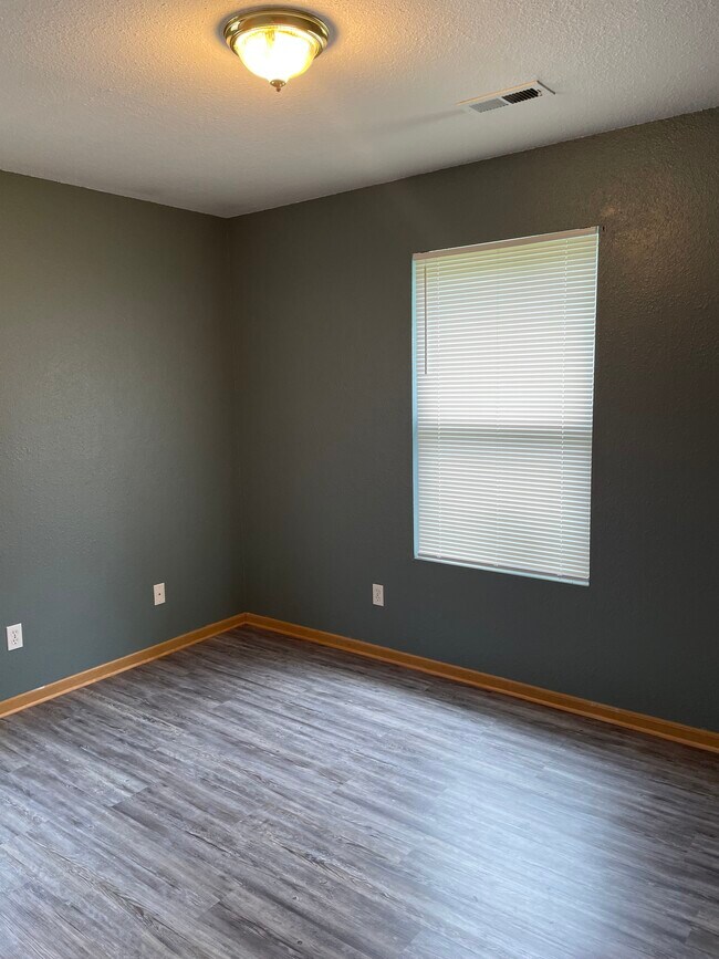 111 S Walker St, Pleasant Hill, MO 64080 Townhome Rentals in Pleasant