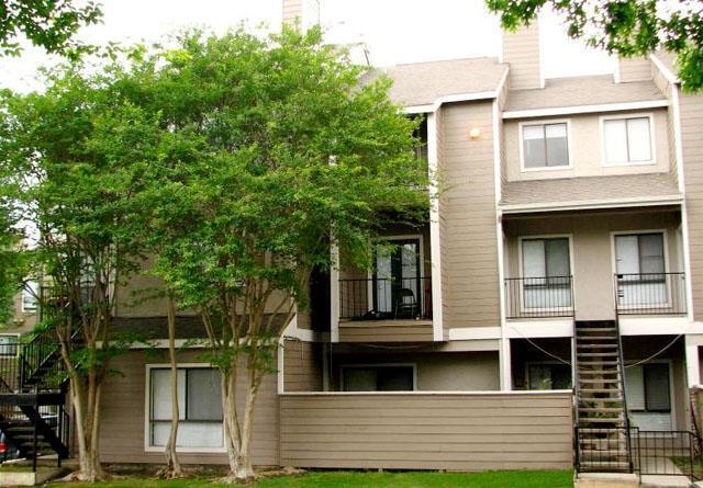 Foto principal - 4400 Bluemel Rd