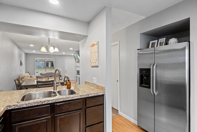 Foto del edificio - Charming 2BR Townhome in Denver