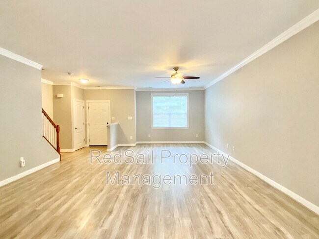 Building Photo - 411 Quarterpath Rd