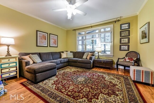 Building Photo - 1038 Mill Creek Manor