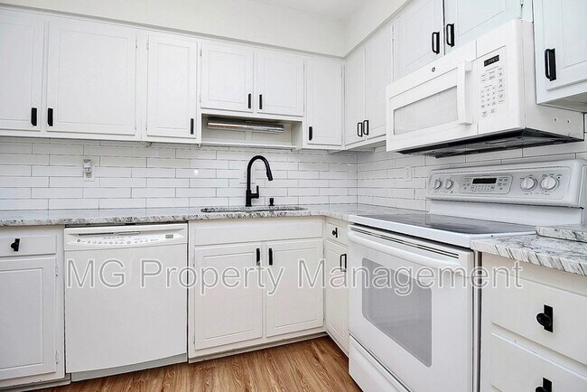 Building Photo - 3726 Park Rd