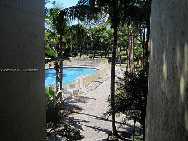 Foto del edificio - 7919 SW 104th St