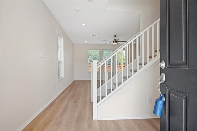 Building Photo - 256 Benmyrtle Trl