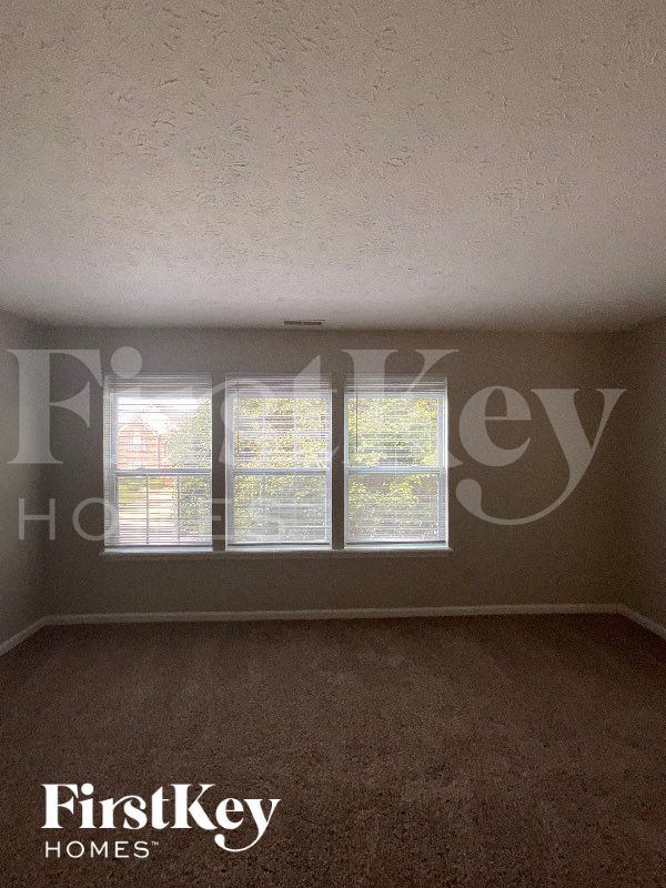 Foto del edificio - 2377 Willowview Dr