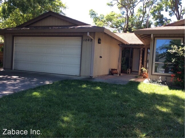 Foto del edificio - 3 br, 2 bath House - 1202 Menlo Drive