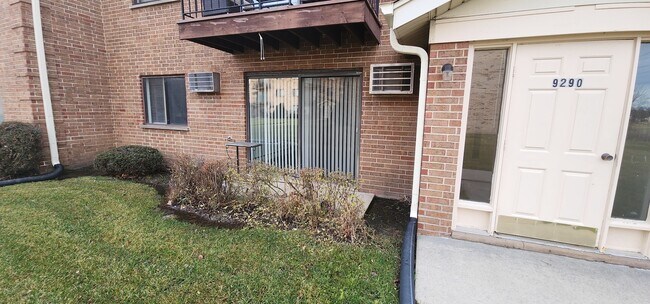 Foto del edificio - 9290 Hamilton Ct