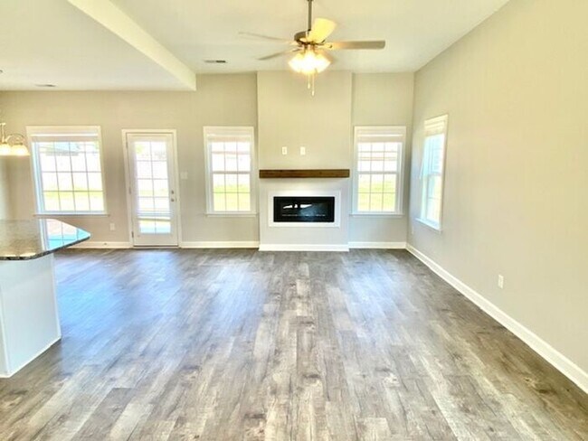 Foto del edificio - Now Leasing a 4-bedroom 2.5 bath home in Walls, Mississippi at Mallard Park