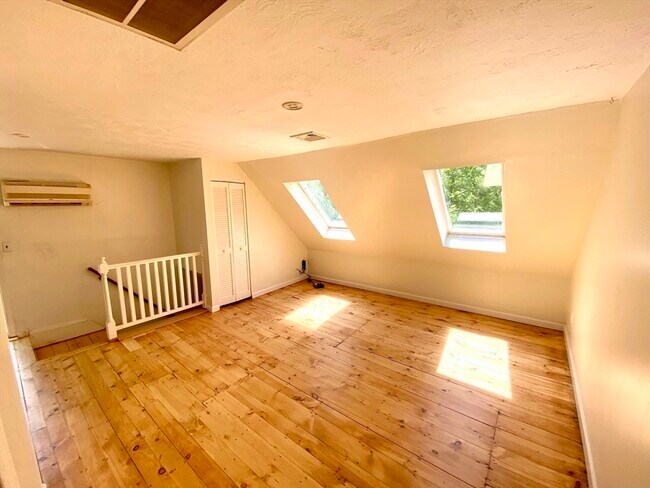 Foto del edificio - 161 Cedar St