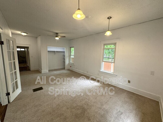 Building Photo - 219 E Jefferson St