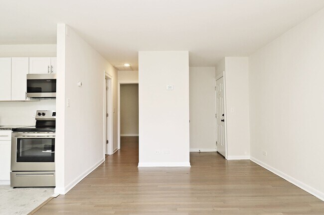Foto del edificio - Student + Dog-Friendly Apartment With Ting Fiber Internet