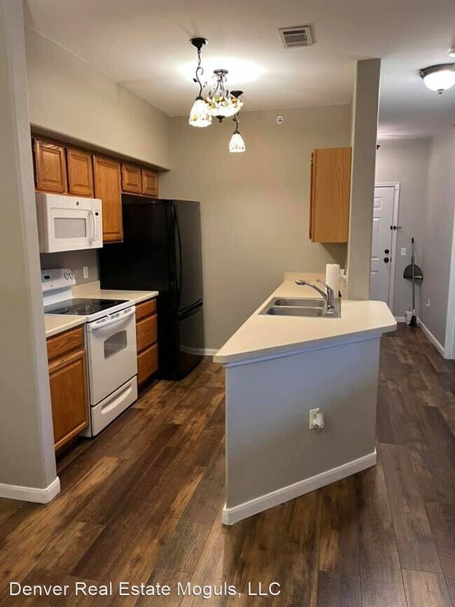 Building Photo - 2 br, 2 bath House - 6009 Castlegate Drive...