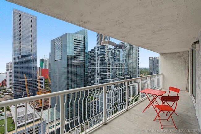 Building Photo - 1200 Brickell Bay Dr