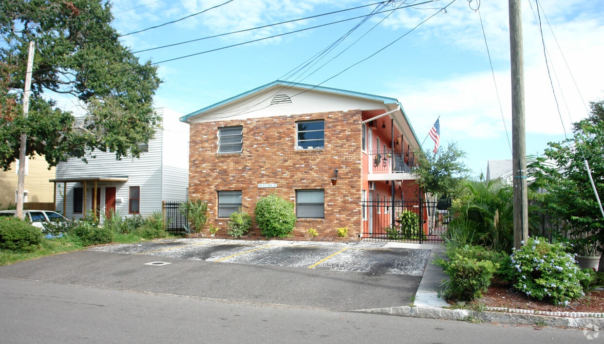 Primary Photo - 1319 17th Ave N