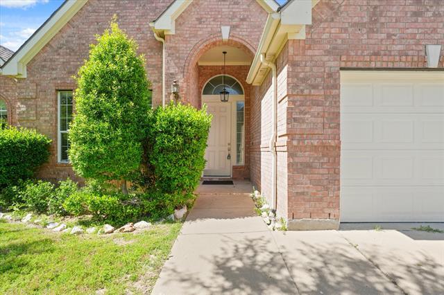 Building Photo - 8908 Red Oaks Dr