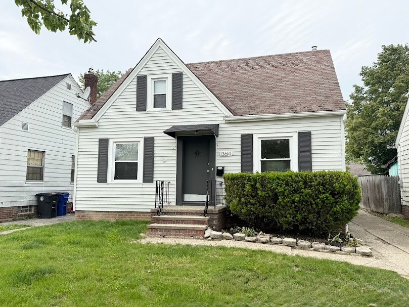 Foto principal - 13614 Sherry Ave