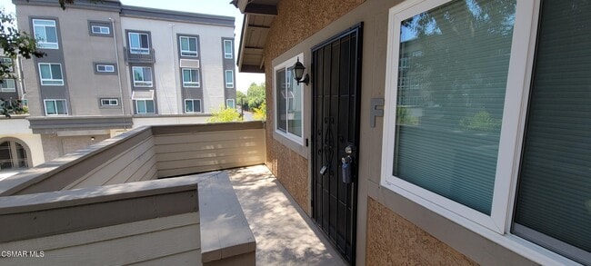 Building Photo - 4553 Alamo St