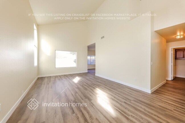 Building Photo - 14530 N 87th Ave