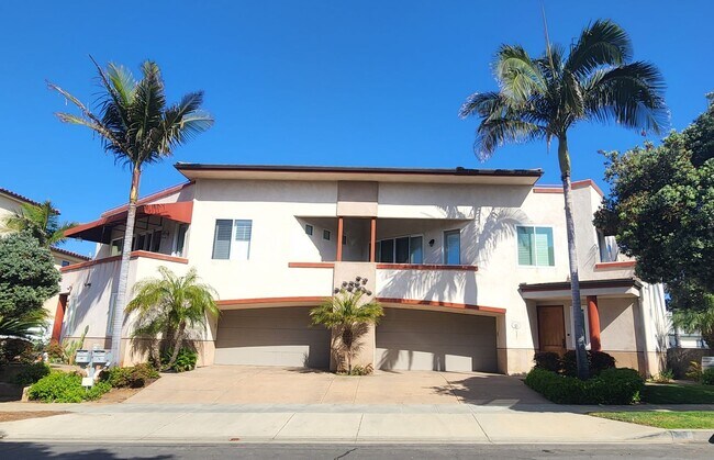 Foto del edificio - Luxurious Carlsbad Beach Townhouse - Your ...