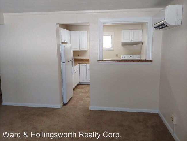 Building Photo - 2 br, 1 bath House - 942 Little Bay Avenue #4