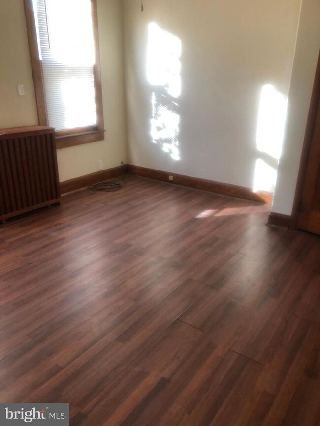 Foto del edificio - 3205 Hamilton Ave
