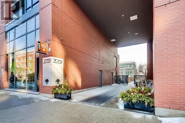 Building Photo - 775-1775 King St W