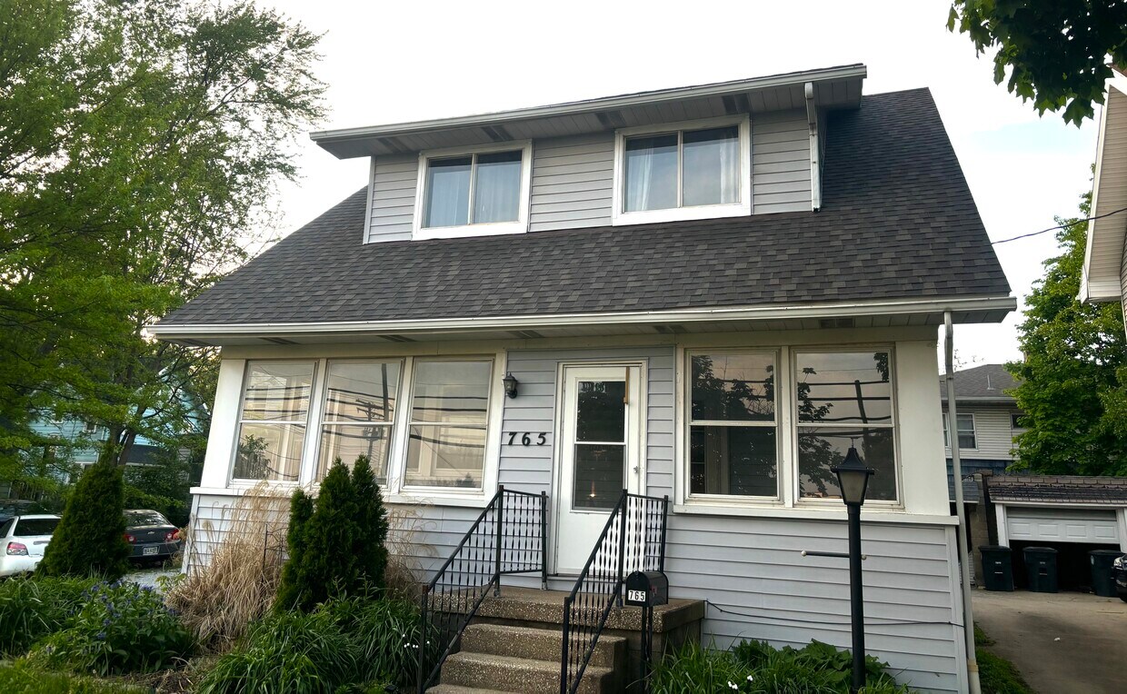 Foto principal - 765 E Buchtel Ave