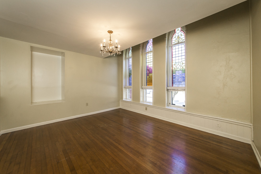 Primary Photo - 1500 Center St