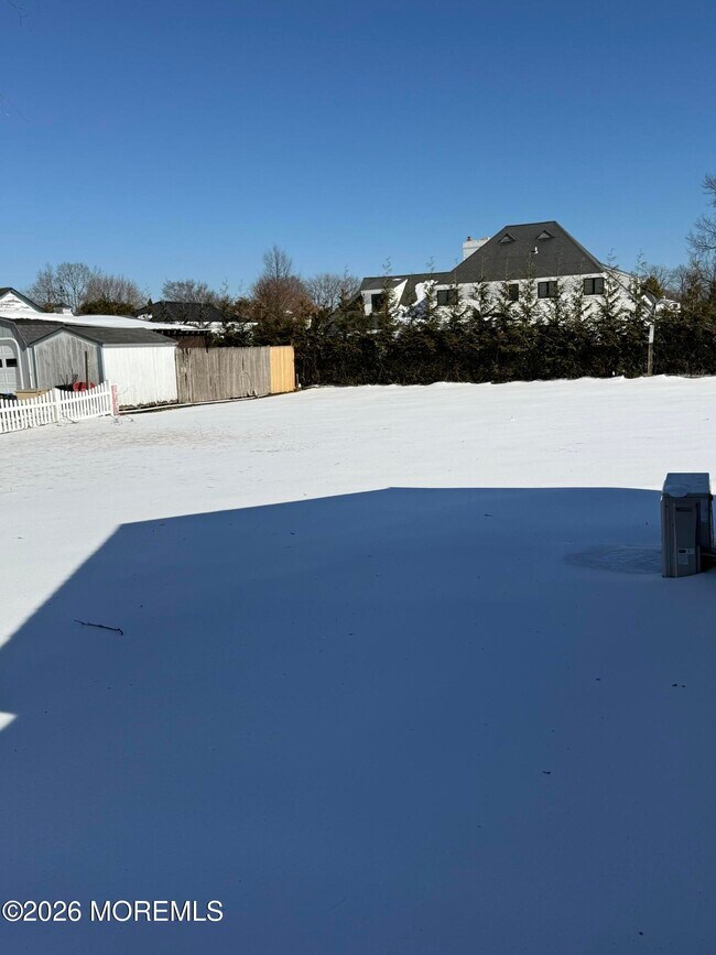 Foto del edificio - 474 Monmouth Rd