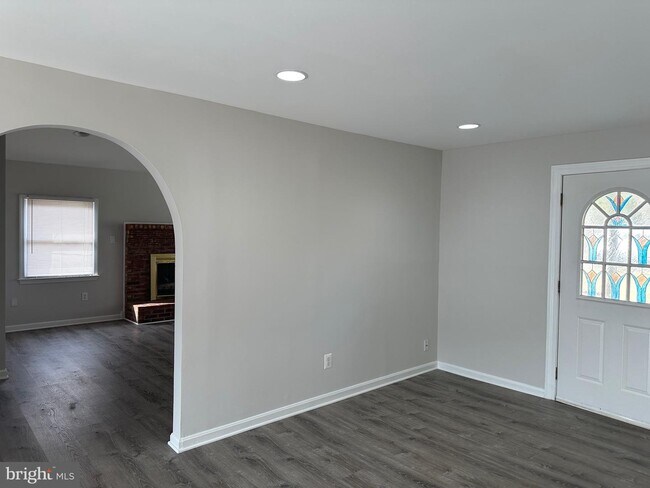 Building Photo - 7517 Fisher Dr