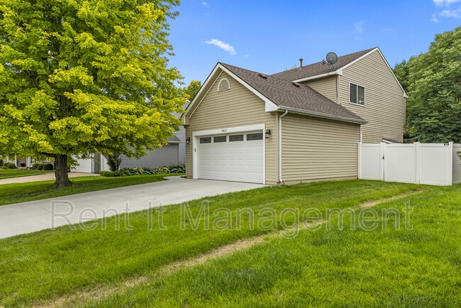 Building Photo - 5820 S 157th St
